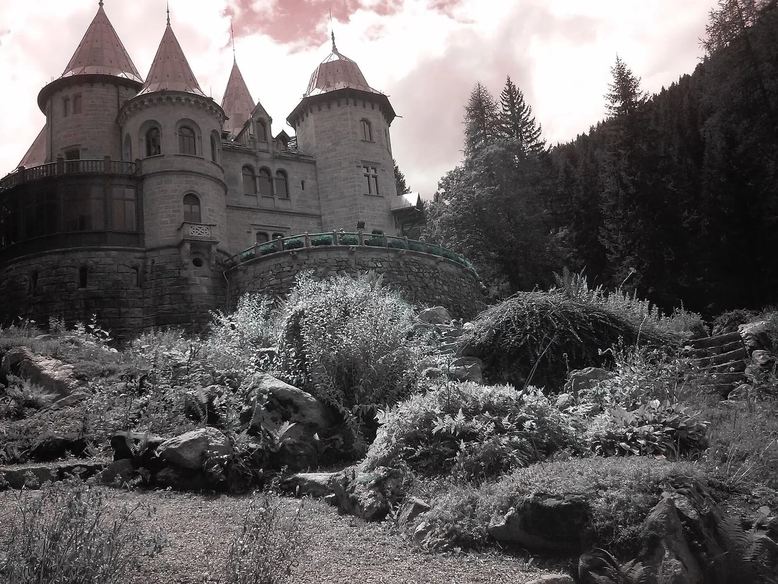 Castel Savoia at Gressoney-Saint-Jean (AO), at the foot of the Monte Rosa massif — backdrop to the Gressoney Bierfest.