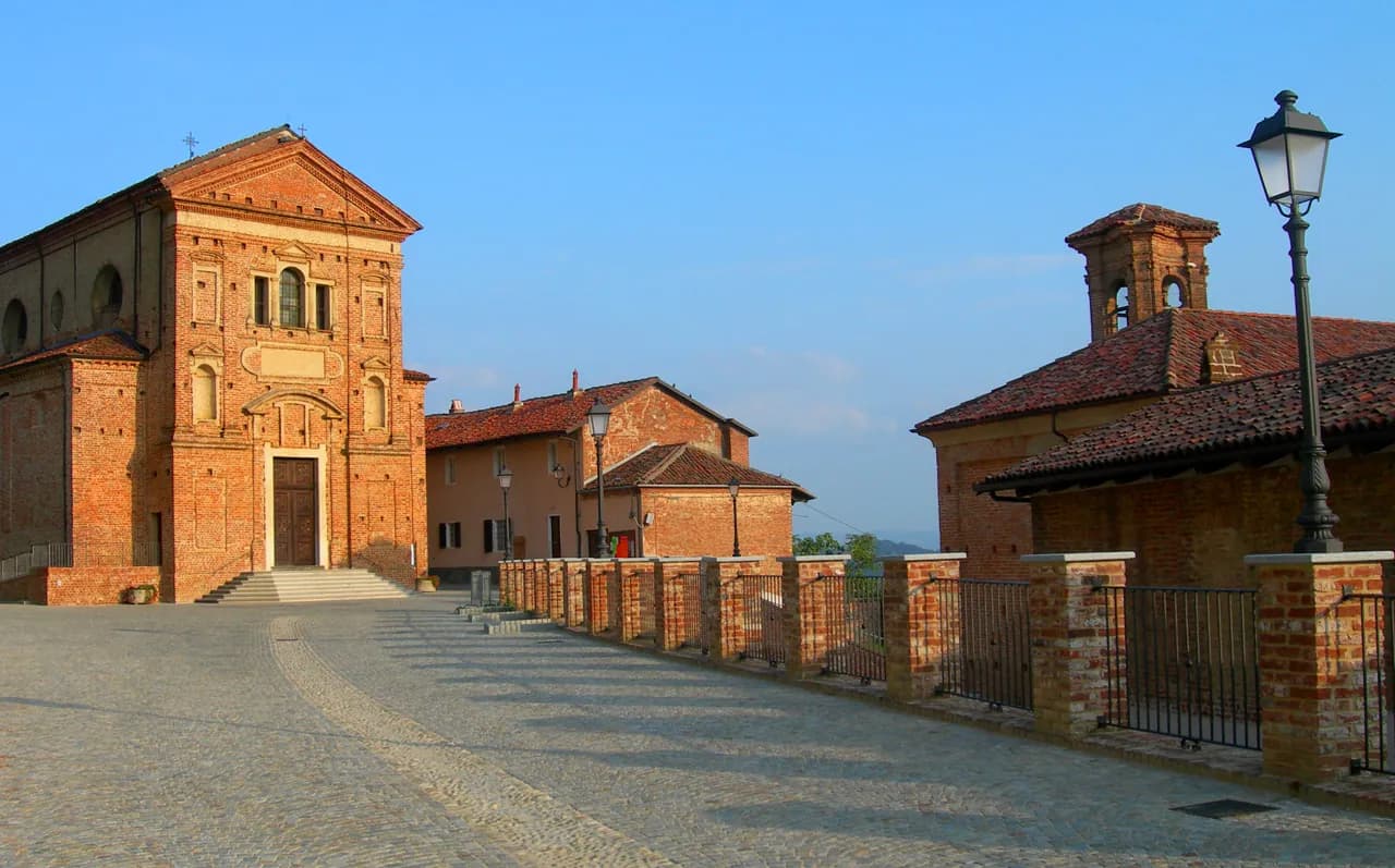 Historic centre of Santo Stefano Roero with the parish church of Santa Maria del Podio.